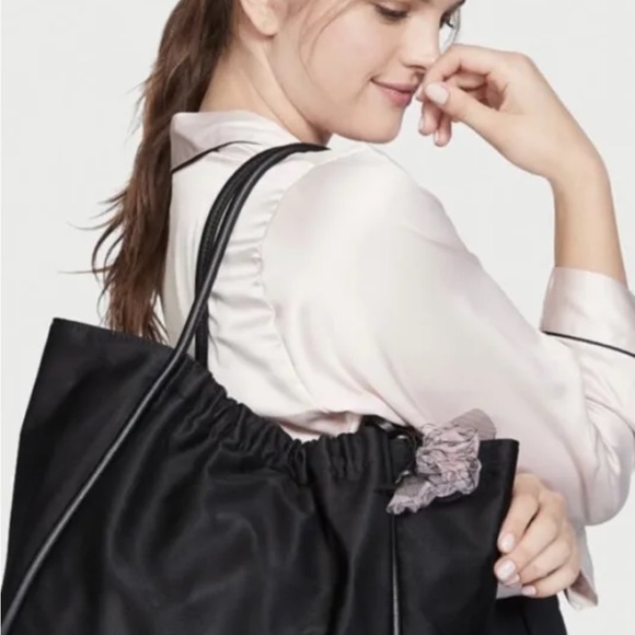 SOLD 🎉HP🎉 Victoria’s Secret Tote Bag Noir Black Shoulder Bag Tulle Satin NWT - Picture 8 of 8